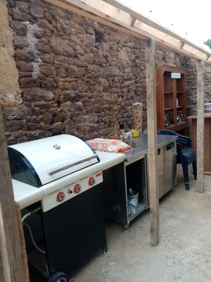 La Tour De Ver Gite Atypique Possibilite Table D'Hotes Sur Reservation Bagian luar foto